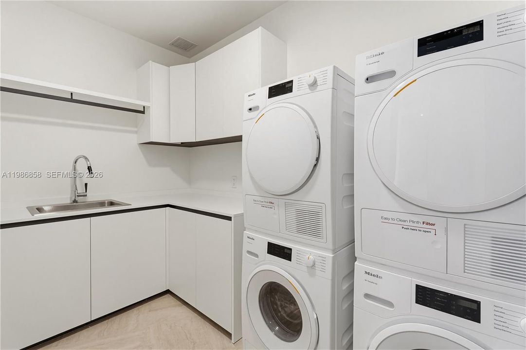 В аренду: $50,000 (4 спален, 4 ванн, 5056 Квадратных фут)