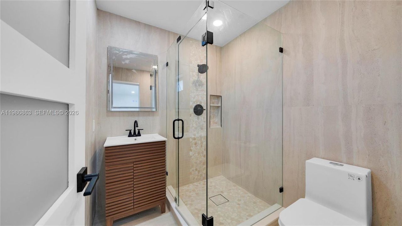 En Venta: $973,000 (2 camas, 2 baños, 1365 Pies cuadrados)