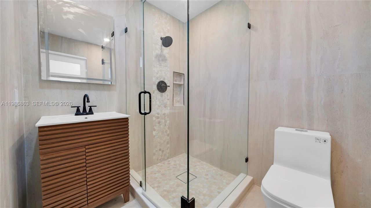 En Venta: $973,000 (2 camas, 2 baños, 1365 Pies cuadrados)