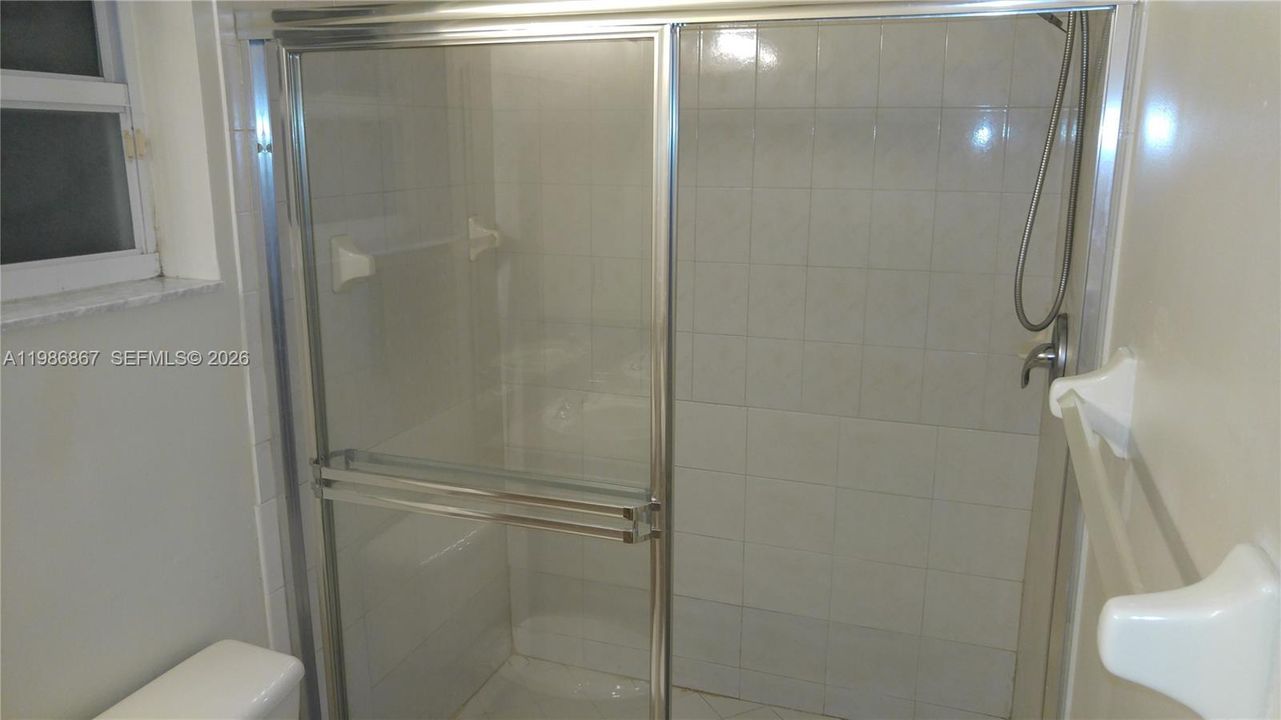 Под контрактом: $2,250 (2 спален, 2 ванн, 1104 Квадратных фут)