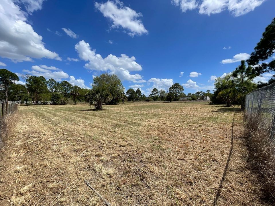 На продажу: $64,900 (1.25 acres)