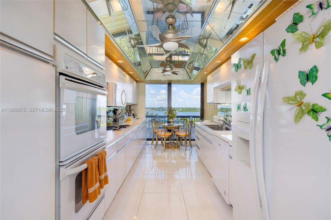 На продажу: $2,798,000 (3 спален, 3 ванн, 2606 Квадратных фут)