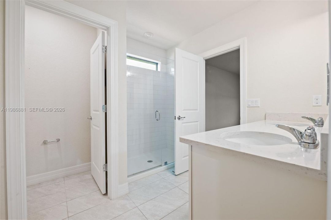En Venta: $624,900 (4 camas, 2 baños, 1828 Pies cuadrados)