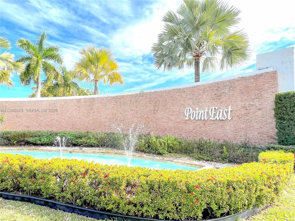 For Sale: $155,000 (1 beds, 1 baths, 817 Square Feet)