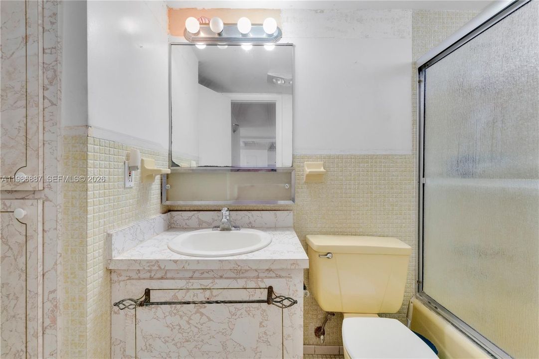 Activo con contrato: $175,000 (2 camas, 1 baños, 799 Pies cuadrados)