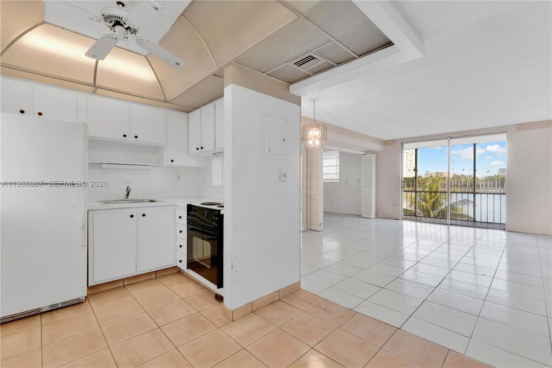 Activo con contrato: $175,000 (2 camas, 1 baños, 799 Pies cuadrados)