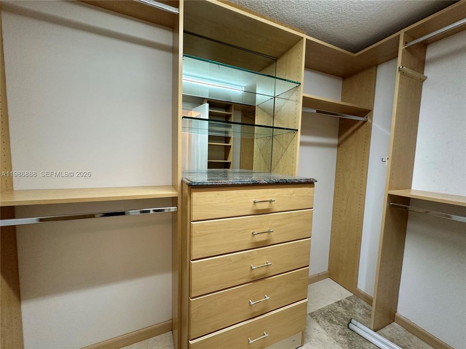 В аренду: $7,500 (3 спален, 2 ванн, 2233 Квадратных фут)