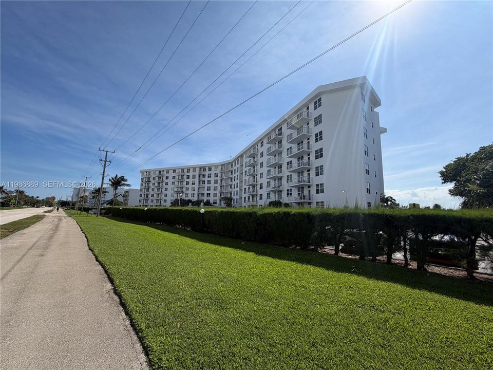 На продажу: $659,000 (2 спален, 2 ванн, 1535 Квадратных фут)