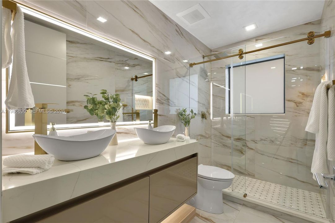 На продажу: $1,375,000 (4 спален, 2 ванн, 2943 Квадратных фут)