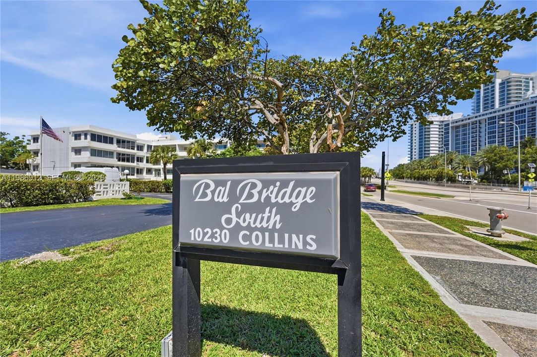 For Sale: $325,000 (1 beds, 1 baths, 900 Square Feet)