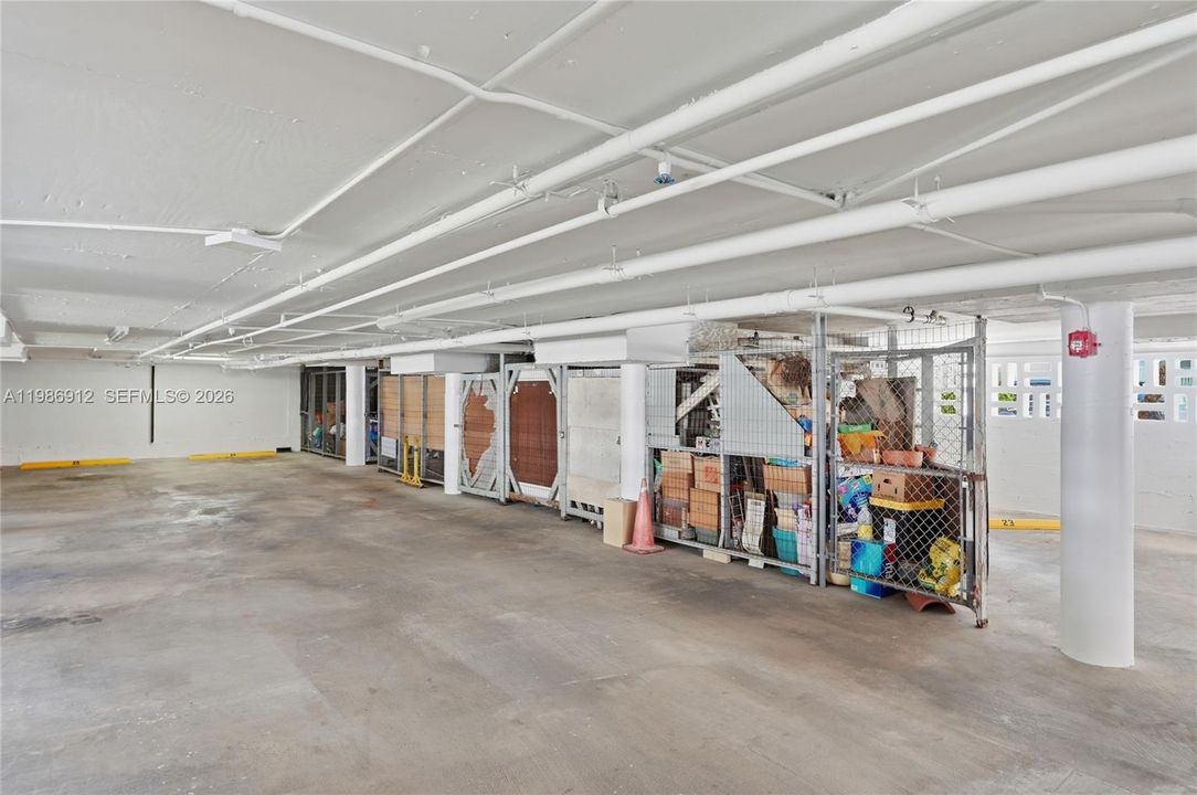 For Sale: $325,000 (1 beds, 1 baths, 900 Square Feet)