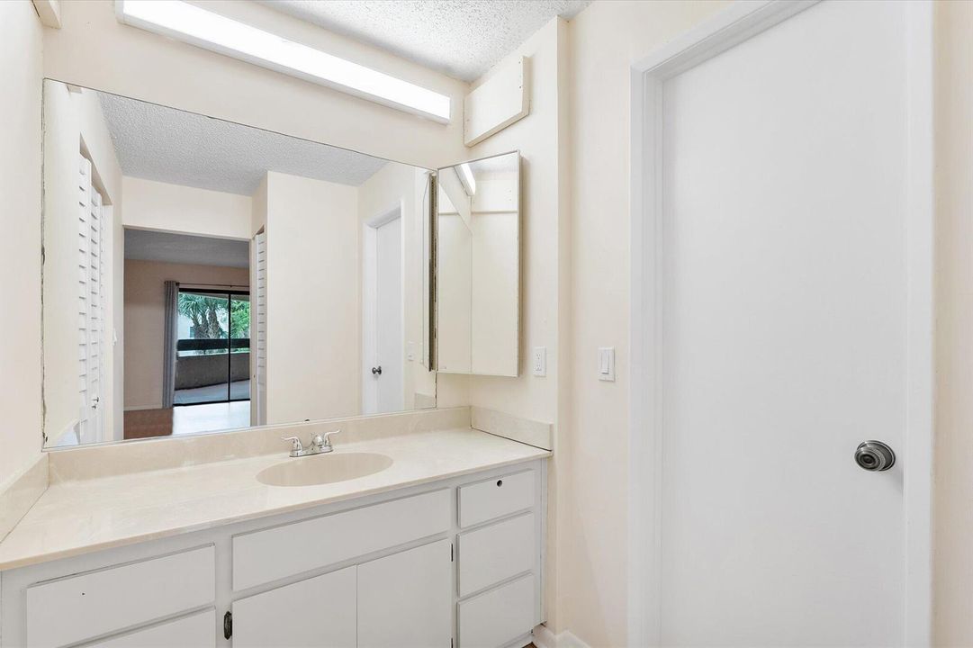 24-9020 SW 125th Ave #F203_024