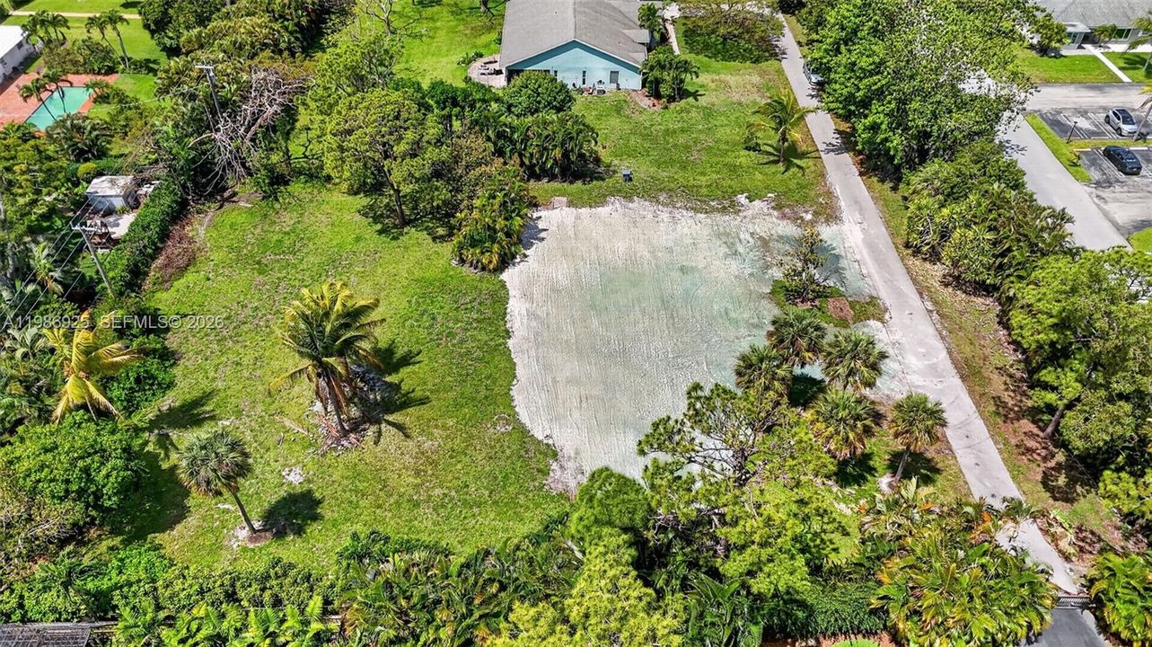 Vendido Recientemente: $875,000 (0.90 acres)