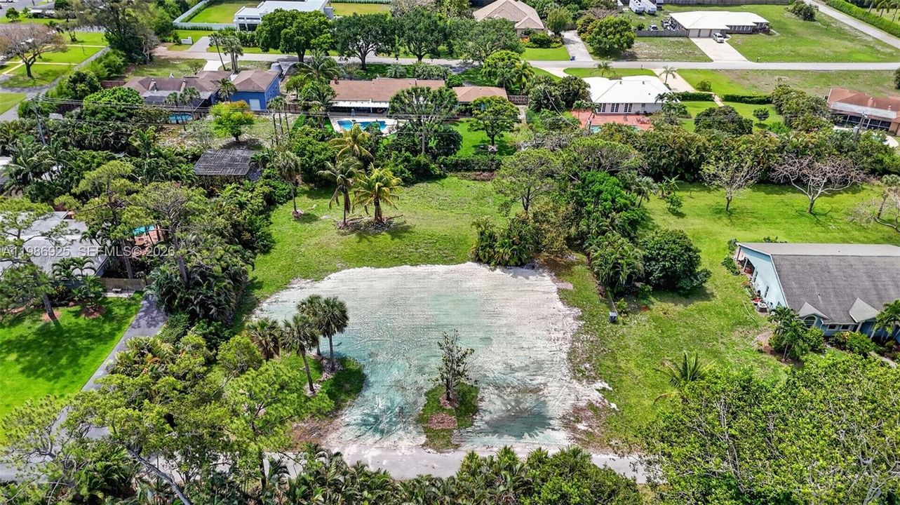 Vendido Recientemente: $875,000 (0.90 acres)