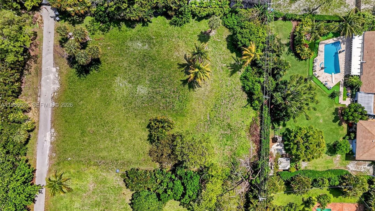 Vendido Recientemente: $875,000 (0.90 acres)