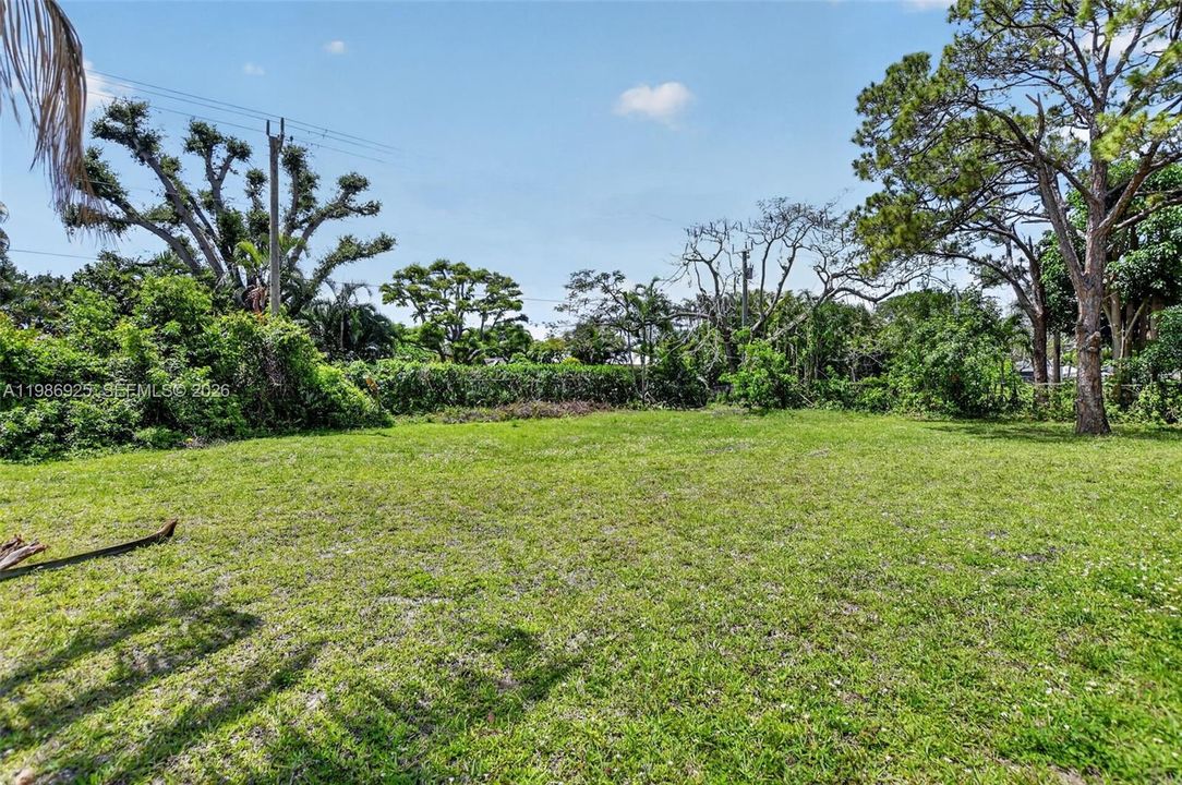 Vendido Recientemente: $875,000 (0.90 acres)