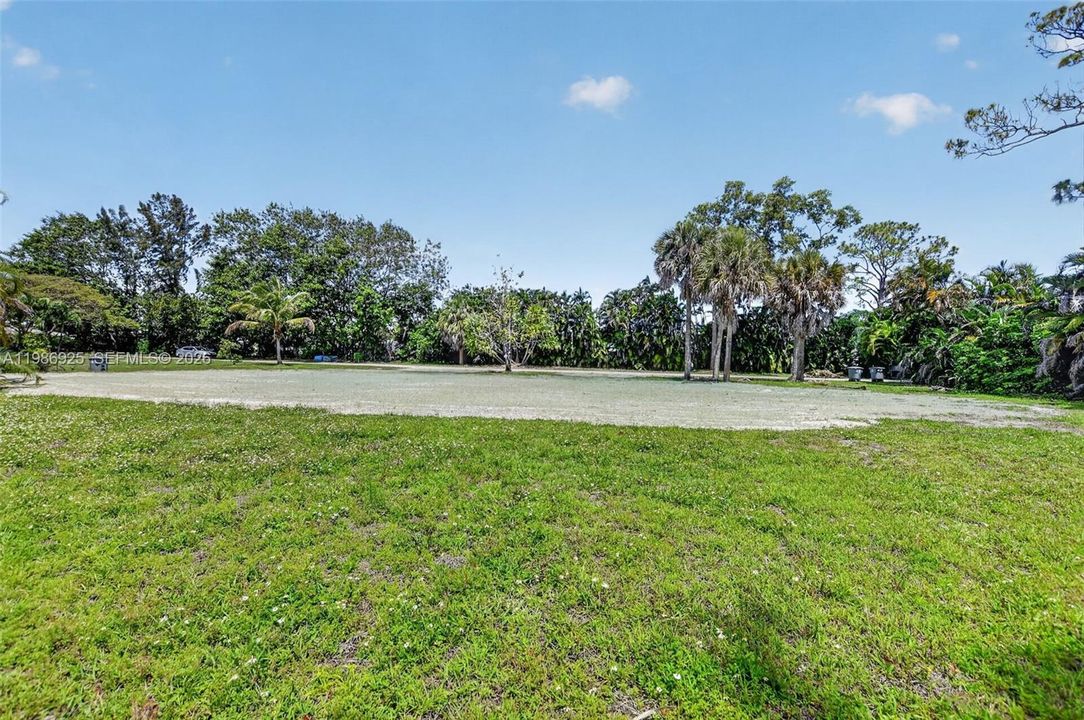 Vendido Recientemente: $875,000 (0.90 acres)