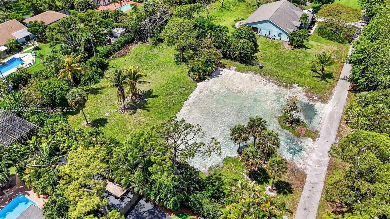 Vendido Recientemente: $875,000 (0.90 acres)