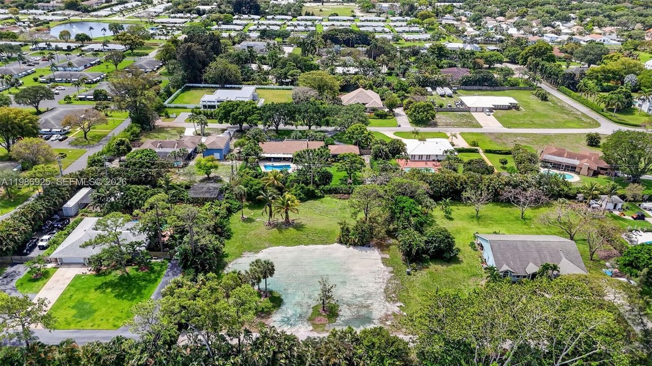 Vendido Recientemente: $875,000 (0.90 acres)