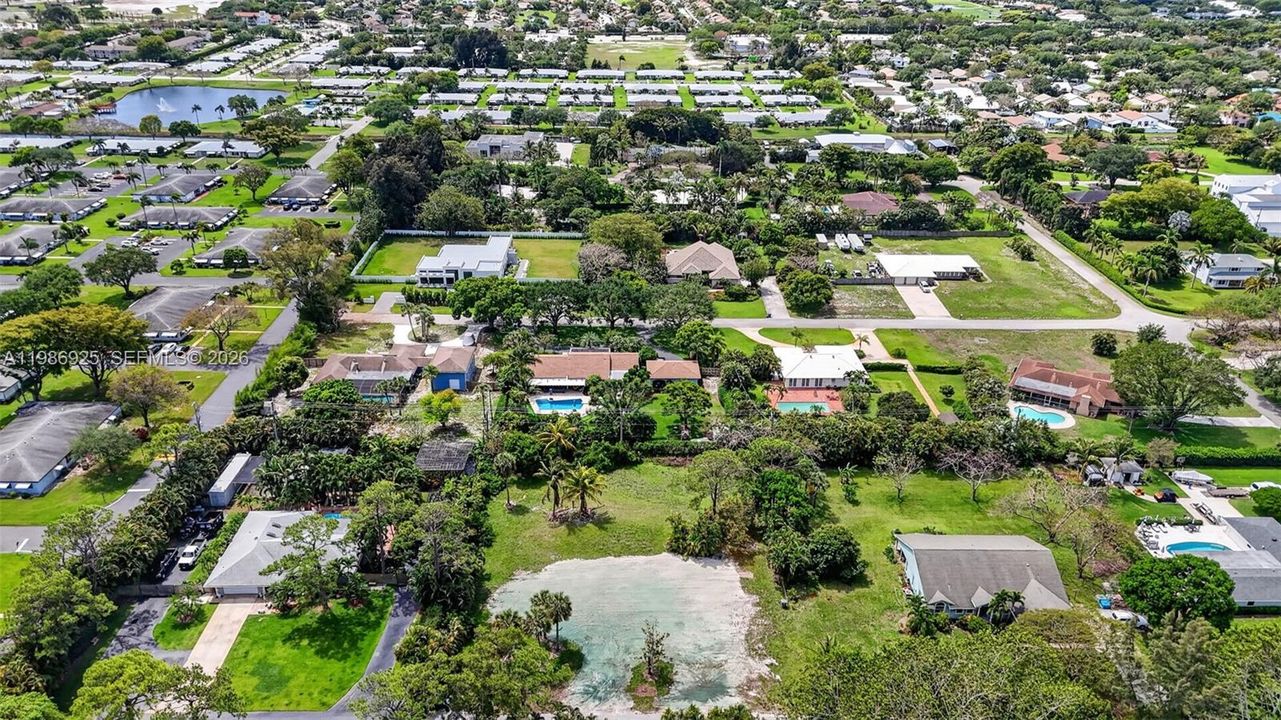 Vendido Recientemente: $875,000 (0.90 acres)