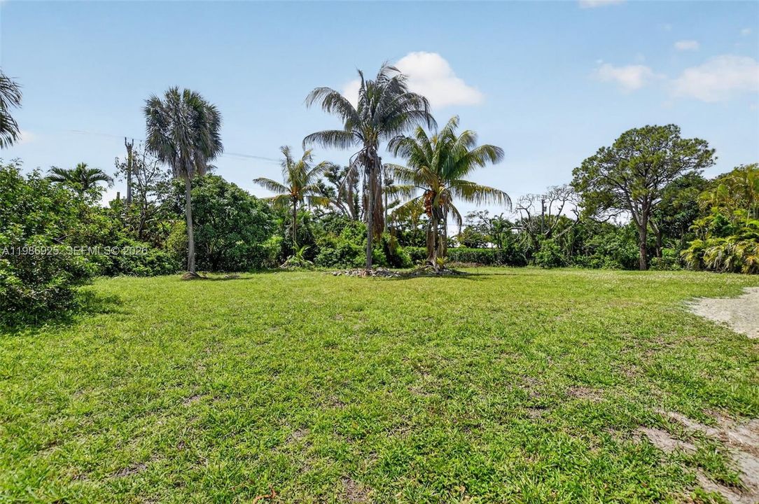 Vendido Recientemente: $875,000 (0.90 acres)