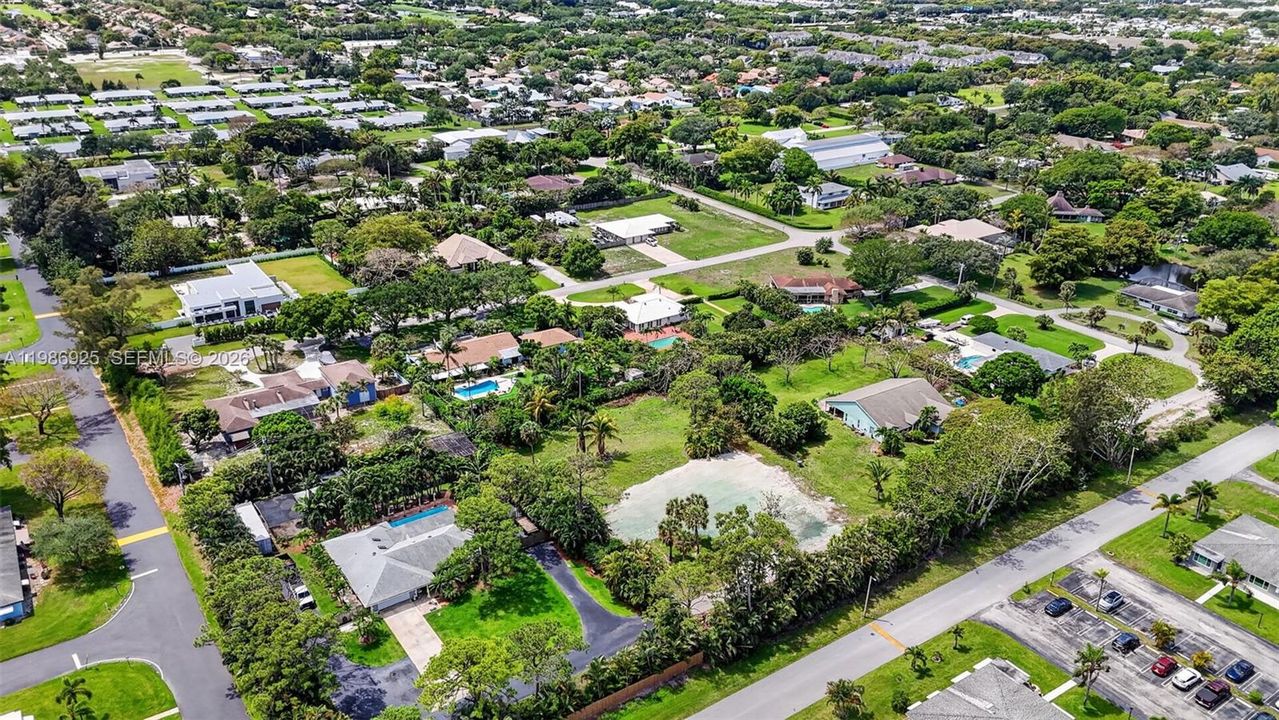 Vendido Recientemente: $875,000 (0.90 acres)