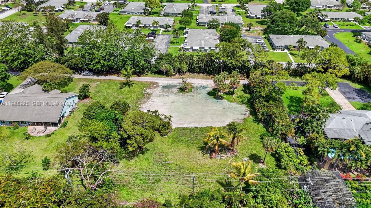 Vendido Recientemente: $875,000 (0.90 acres)