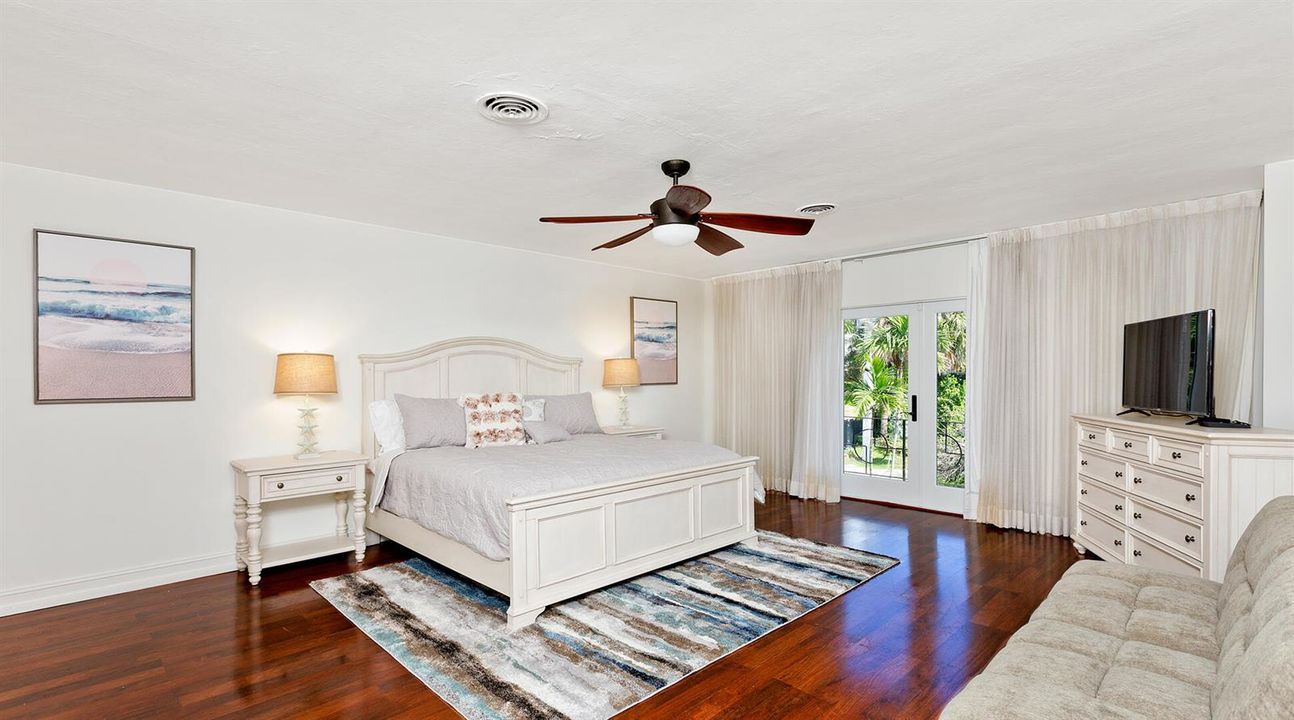 17_Masterbedroom_2