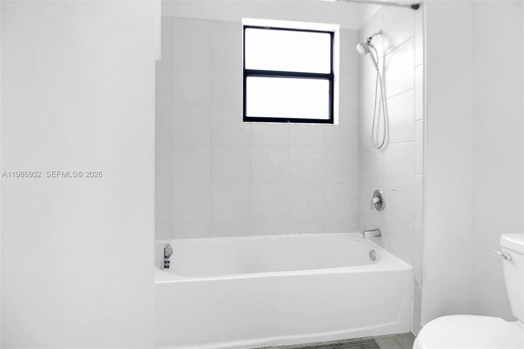For Sale: $760,000 (5 beds, 3 baths, 3252 Square Feet)