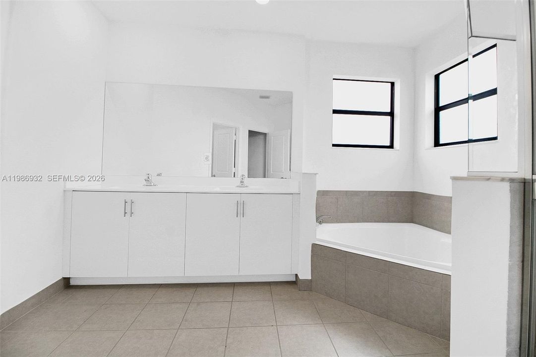 For Sale: $760,000 (5 beds, 3 baths, 3252 Square Feet)