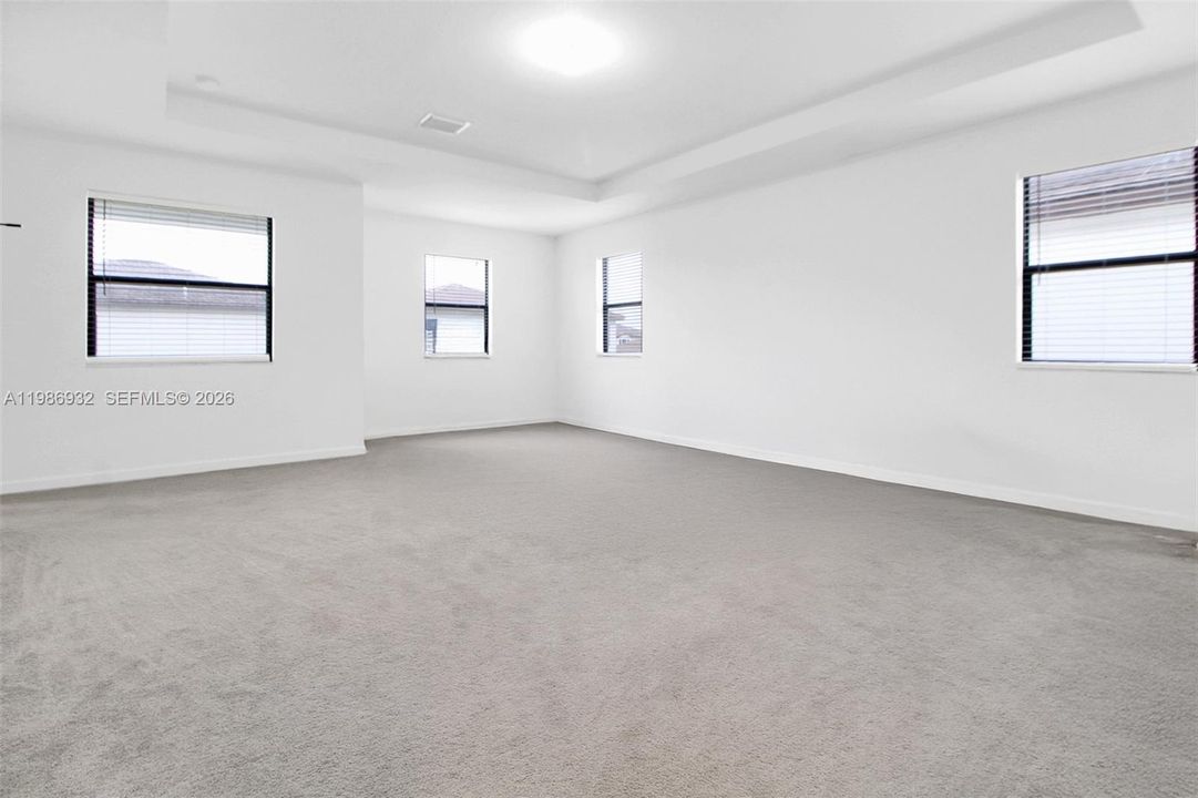 For Sale: $760,000 (5 beds, 3 baths, 3252 Square Feet)