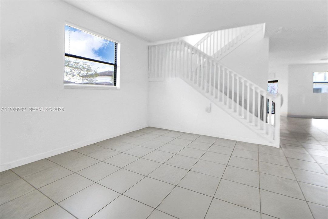 For Sale: $760,000 (5 beds, 3 baths, 3252 Square Feet)