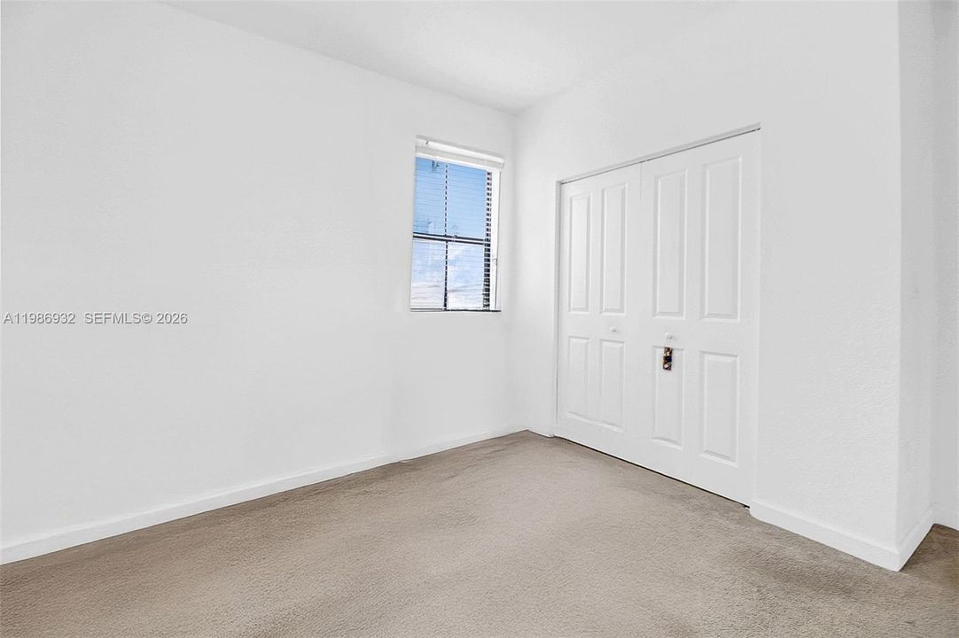 For Sale: $760,000 (5 beds, 3 baths, 3252 Square Feet)