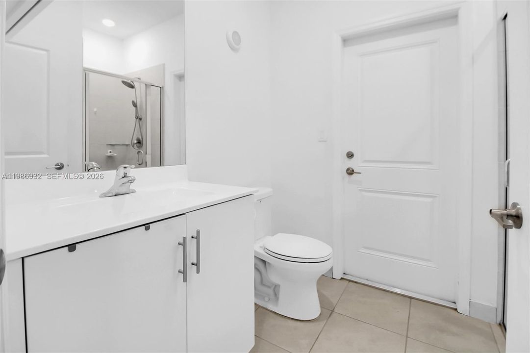 For Sale: $760,000 (5 beds, 3 baths, 3252 Square Feet)