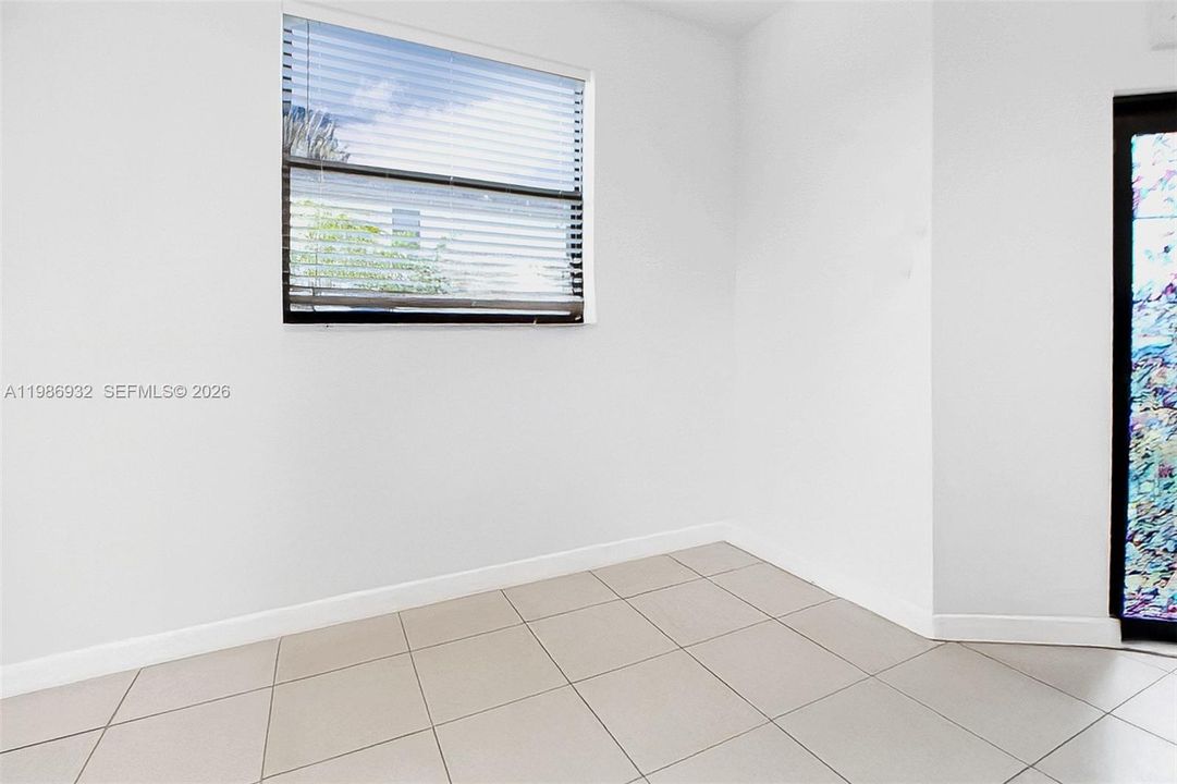For Sale: $760,000 (5 beds, 3 baths, 3252 Square Feet)