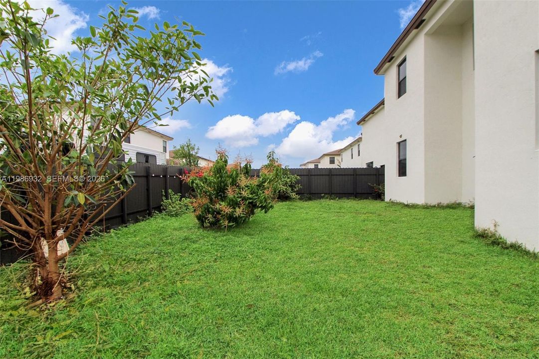 For Sale: $760,000 (5 beds, 3 baths, 3252 Square Feet)