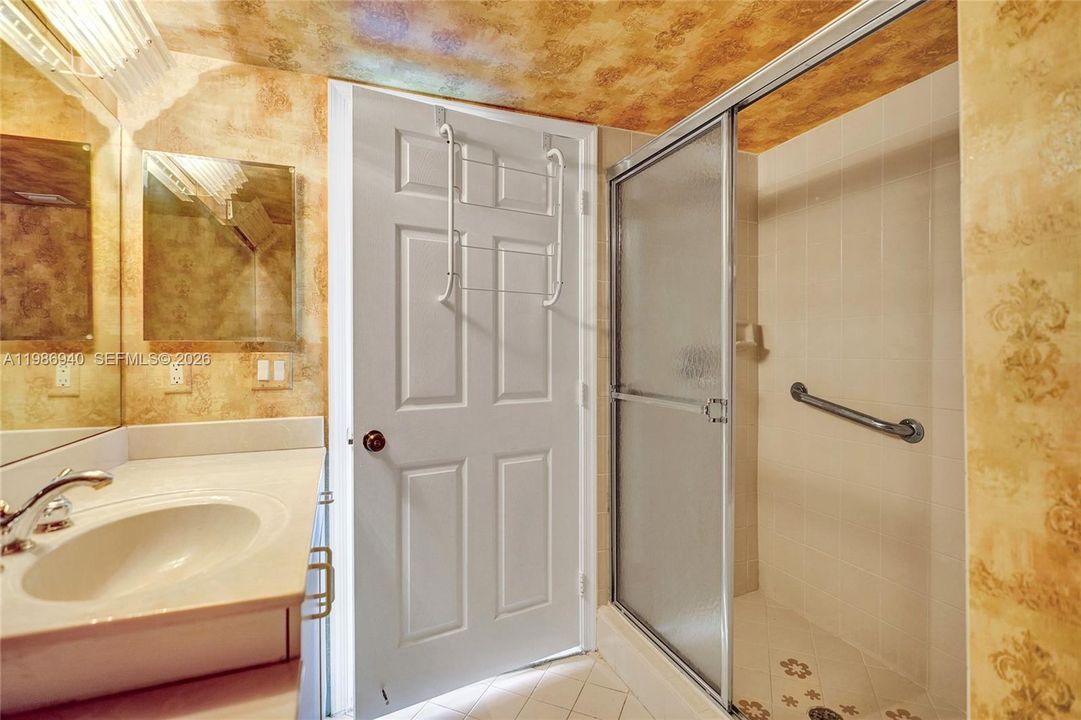 For Rent: $2,500 (3 beds, 2 baths, 1500 Square Feet)