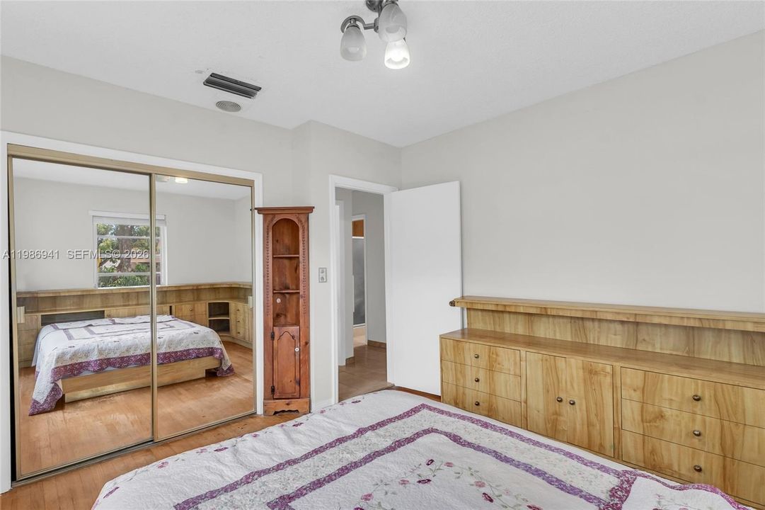 Activo con contrato: $575,000 (2 camas, 1 baños, 1419 Pies cuadrados)