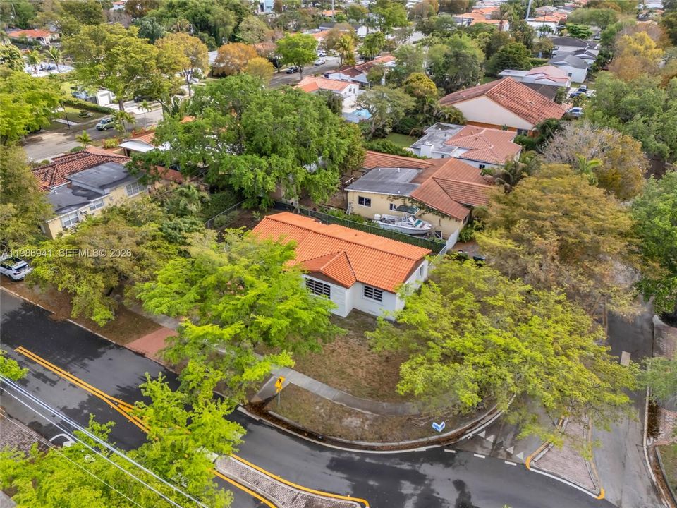 Activo con contrato: $575,000 (2 camas, 1 baños, 1419 Pies cuadrados)