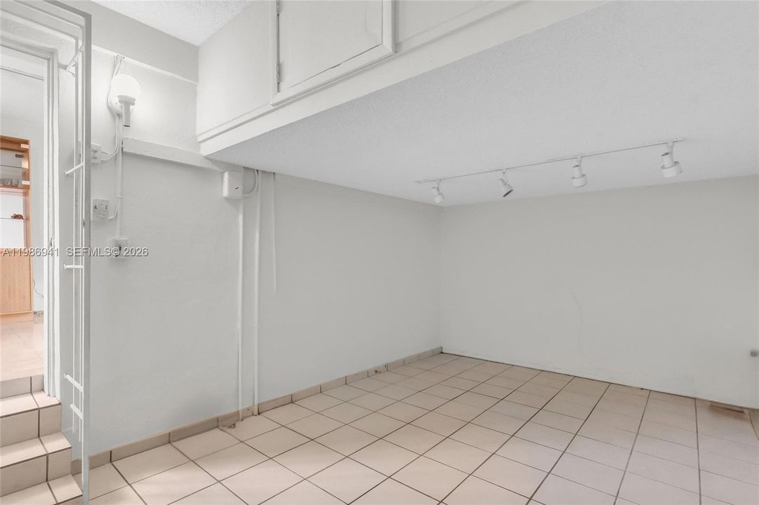 Activo con contrato: $575,000 (2 camas, 1 baños, 1419 Pies cuadrados)