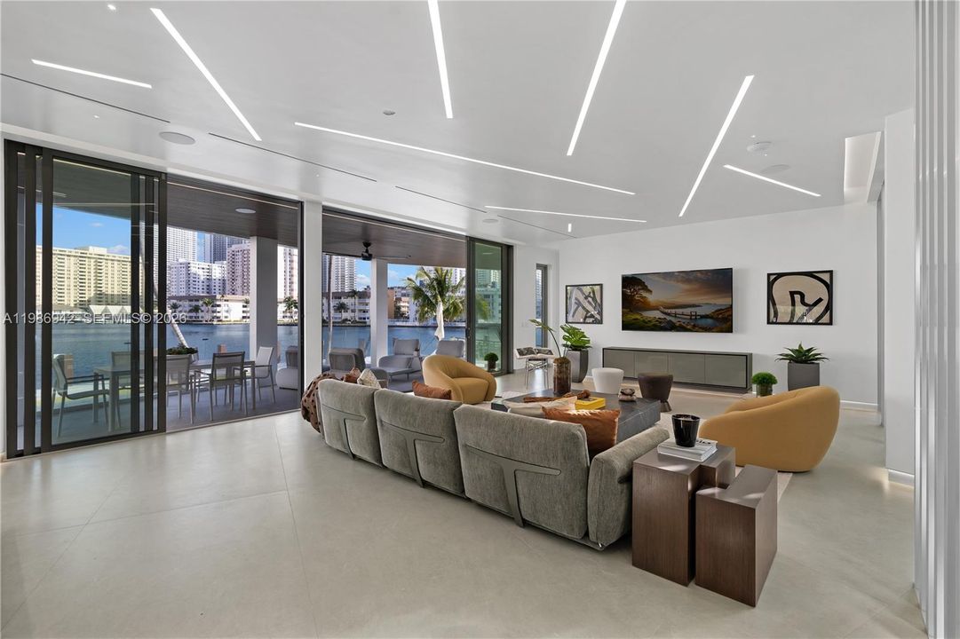 待售: $12,950,000 (8 贝兹, 9 浴室, 7840 平方英尺)