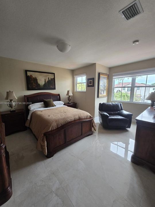 For Rent: $1,100 (1 beds, 1 baths, 3412 Square Feet)