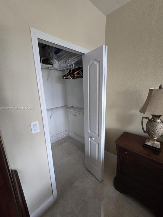 For Rent: $1,100 (1 beds, 1 baths, 3412 Square Feet)