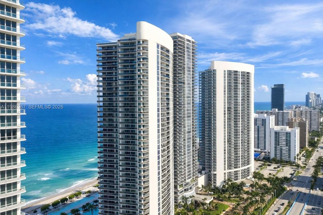 For Sale: $2,150,000 (3 beds, 3 baths, 2078 Square Feet)