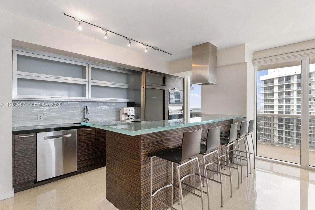 For Sale: $2,150,000 (3 beds, 3 baths, 2078 Square Feet)