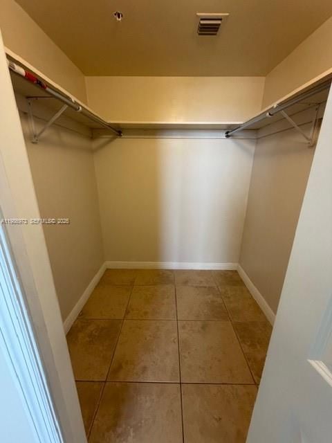 For Sale: $499,900 (2 beds, 2 baths, 1099 Square Feet)
