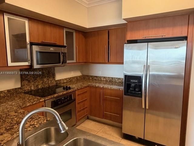 For Sale: $499,900 (2 beds, 2 baths, 1099 Square Feet)