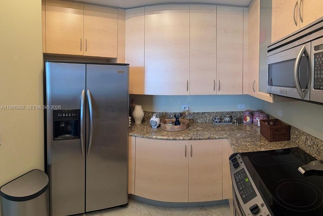 En Venta: $459,000 (2 camas, 2 baños, 1390 Pies cuadrados)