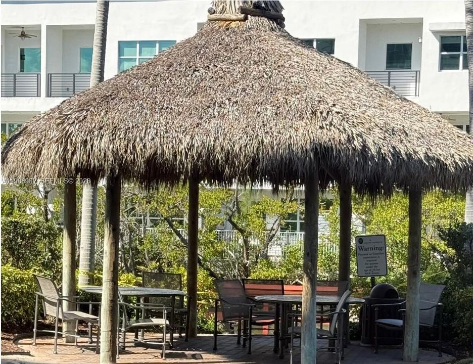 En Venta: $459,000 (2 camas, 2 baños, 1390 Pies cuadrados)