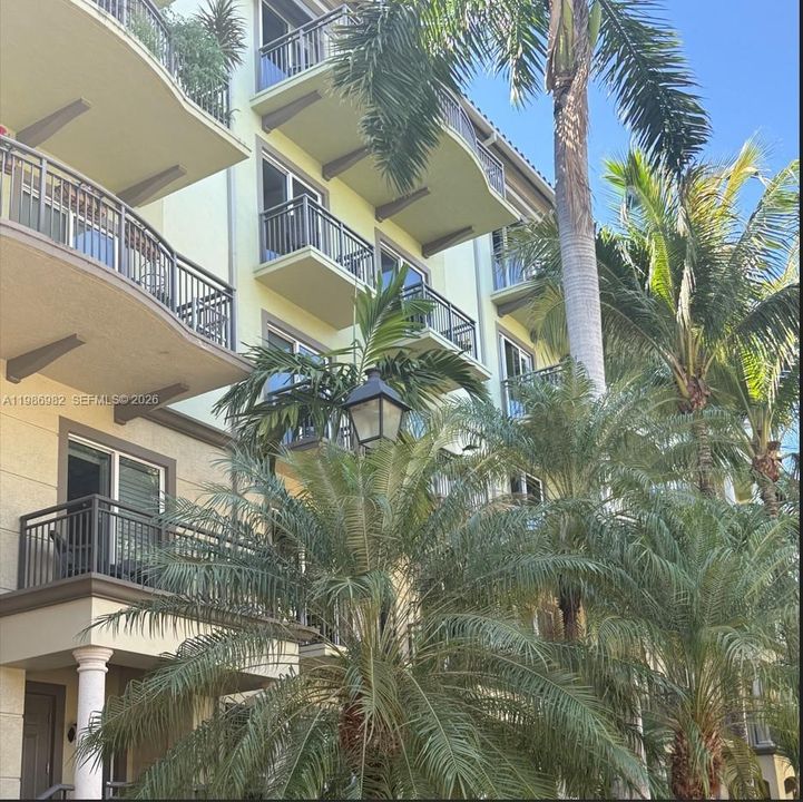 En Venta: $459,000 (2 camas, 2 baños, 1390 Pies cuadrados)